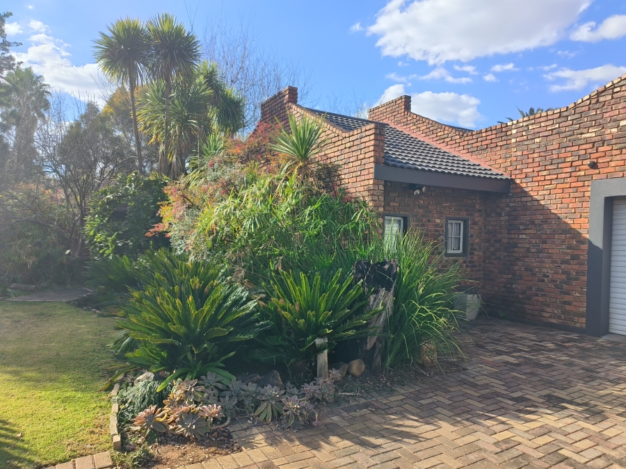 3 Bedroom Property for Sale in Kannoniers Park North West